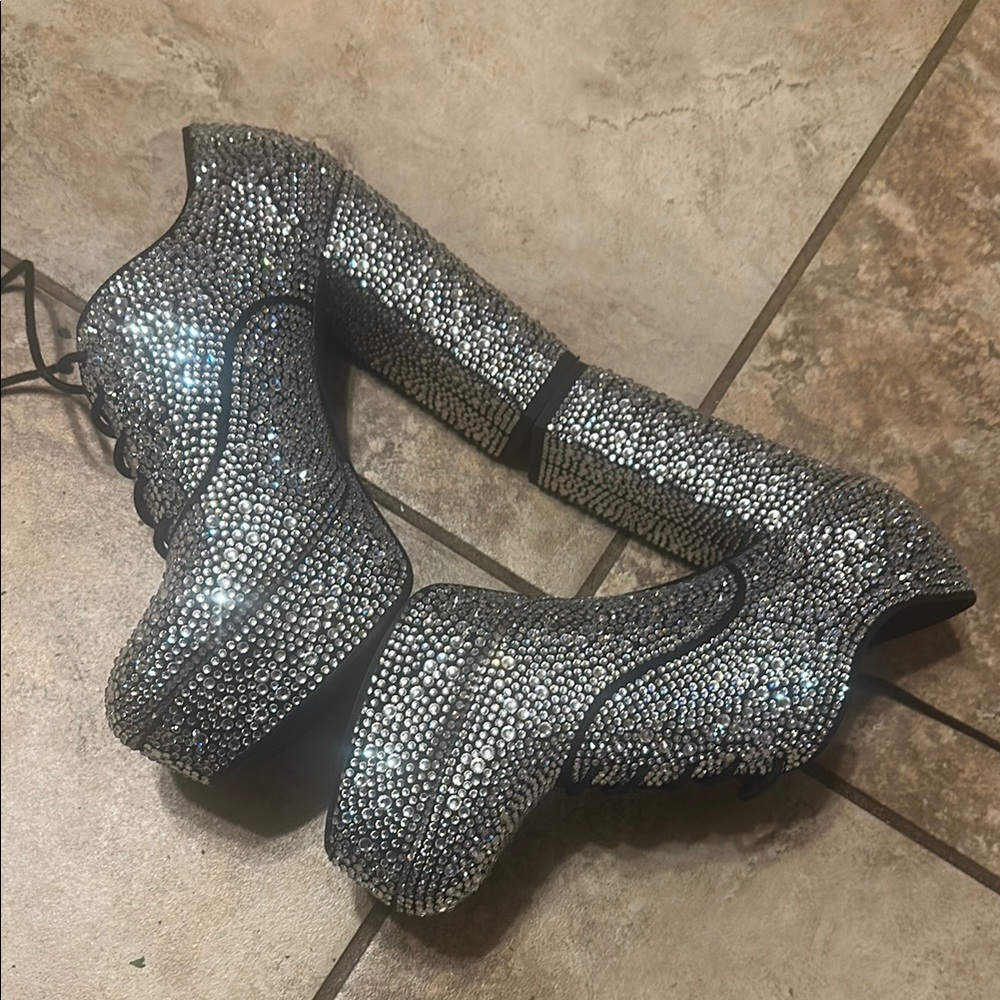 Gianni Bini Silver Platform Heels